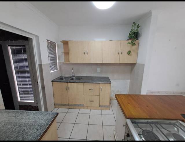 2 BEDROOM HOUSE FOR SALE IN WANNENBURGHOOGTE